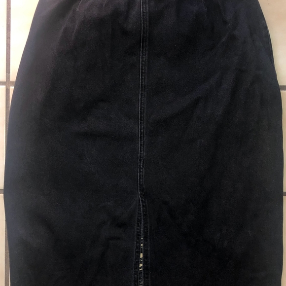 Zara women's size L long black denim skirt - Picture 2 of 5